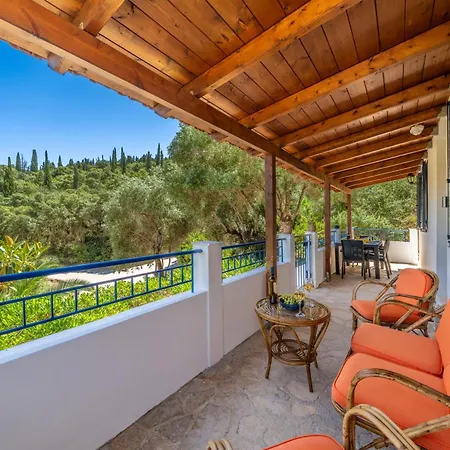 Beachfront Casa Floisvos Holiday home